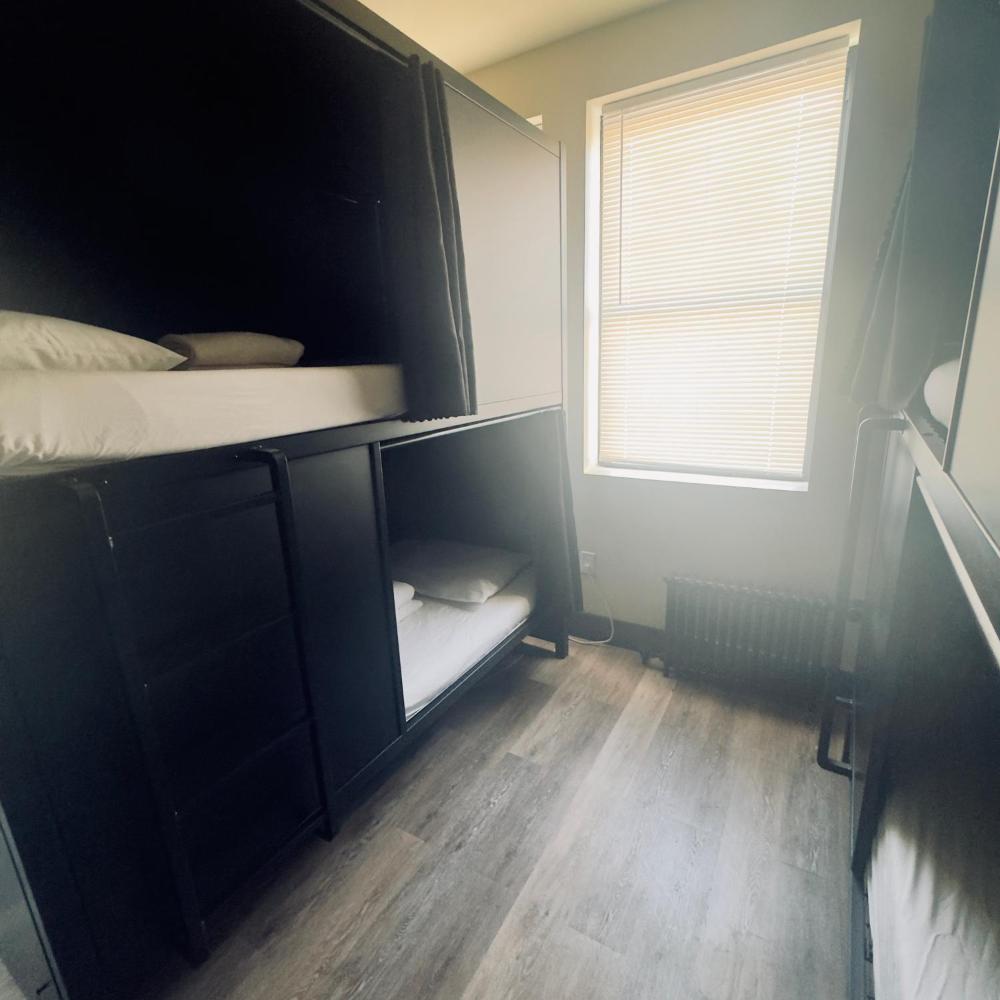 1 BED IN A 4 BED FEMALE STANDARD POD interior